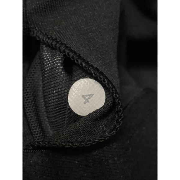 Lululemon Get It Om Black Gray Mesh Geometric Yoga Workout Athletic Crop Top 4 - Picture 4 of 4